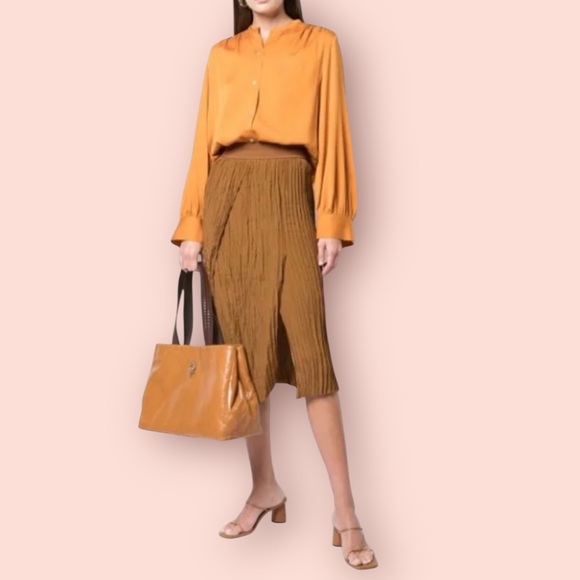 Vince Dresses & Skirts - VINCE Crinkle Pleated Pull On Skirt